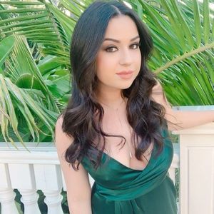 Meet your Posher, Nina